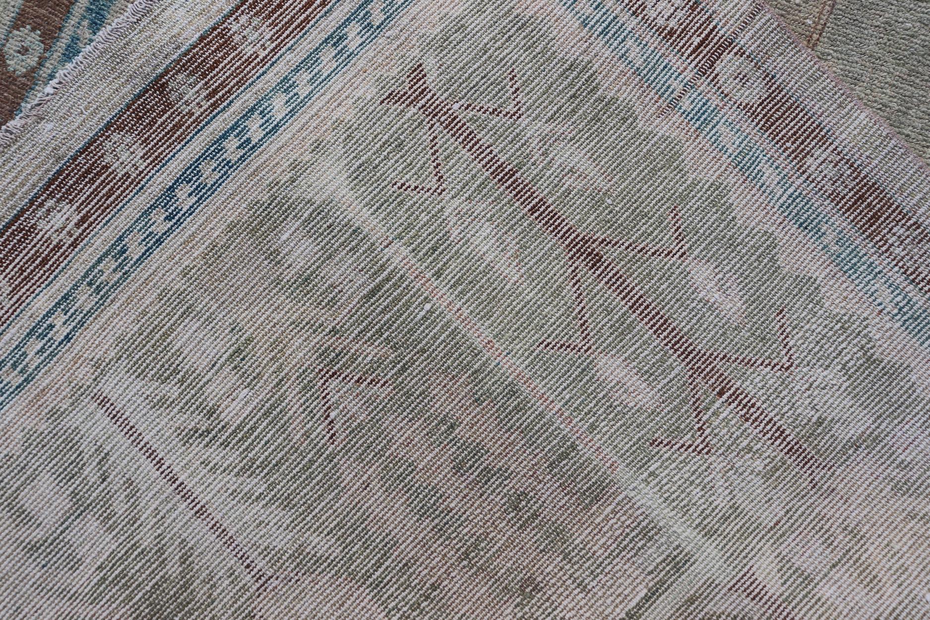 Tappeto antico persiano Malayer nei toni morbidi del verde Greene & Greene in vendita 3