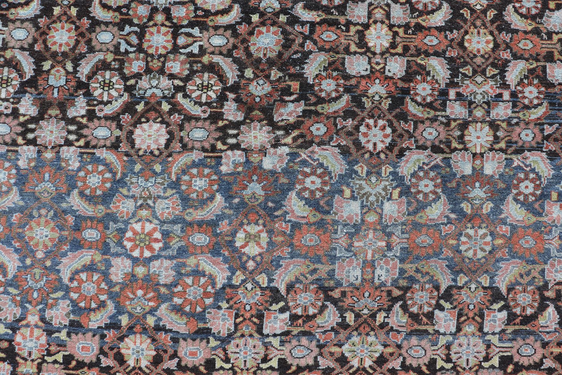 20ième siècle Tapis persan ancien Malayer en anthracite bigarré, marron, vert et bleu en vente