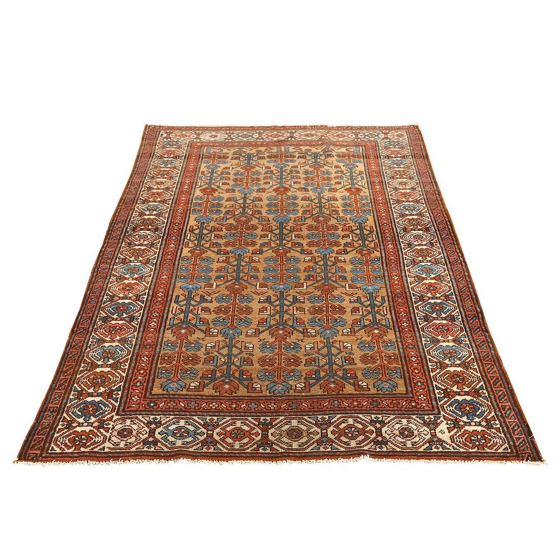 Les tapis Malayer sont un type de tapis persans provenant de la région de Malayer, dans l'ouest de l'Iran. Ils sont connus pour leur artisanat exceptionnel, leurs motifs distinctifs et leurs matériaux de haute qualité. Les tapis Malayer présentent