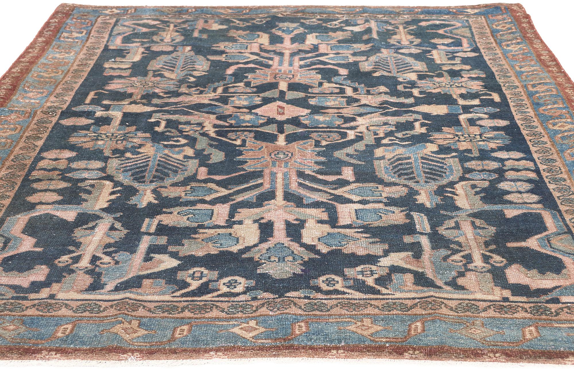 Antiker persischer Malayer-Teppich, raffinierte Eleganz trifft auf rustikale Sensibilität (Persisch) im Angebot