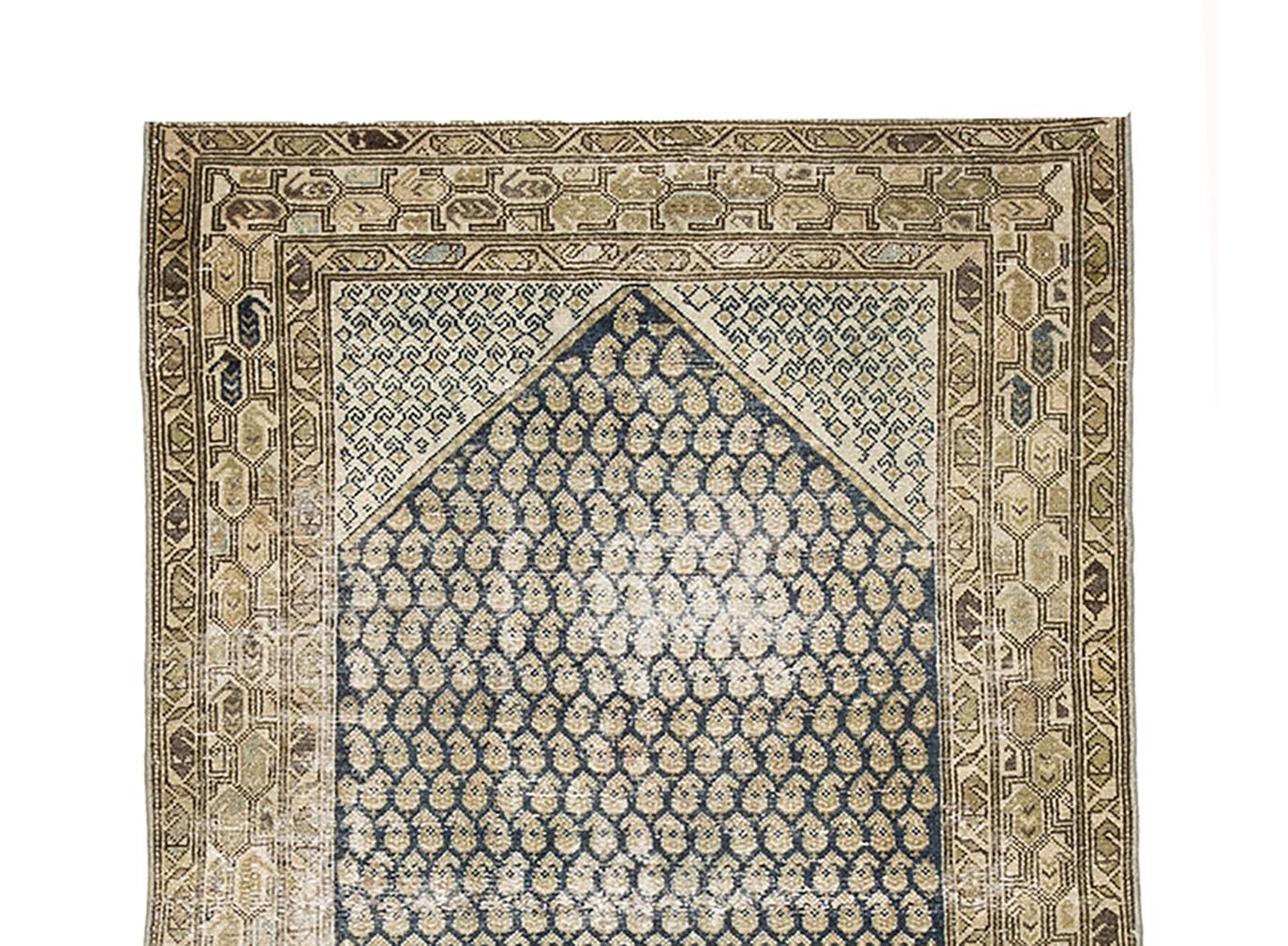 Antiker persischer Malayer-Teppich mit Stammes-Paisley-Design (20. Jahrhundert) im Angebot