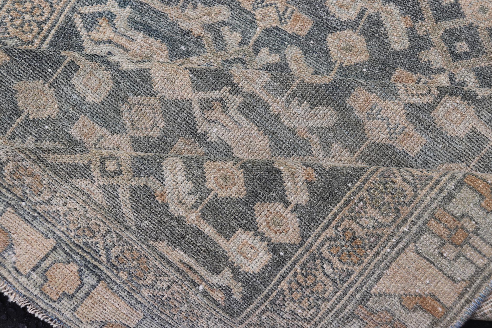 Antiker persischer Malayer-Teppich mit geometrischem All-Over-Design 2'10