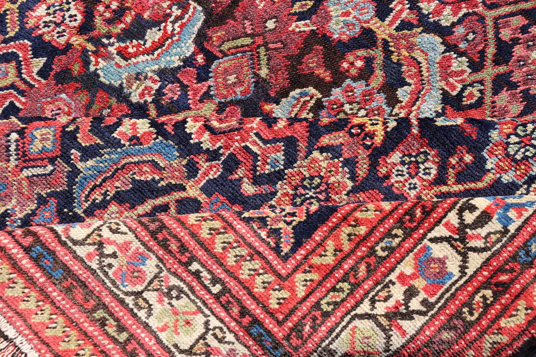Noué à la main Tapis persan ancien Malayer avec tous les motifs Herati en bleu et rouge en vente
