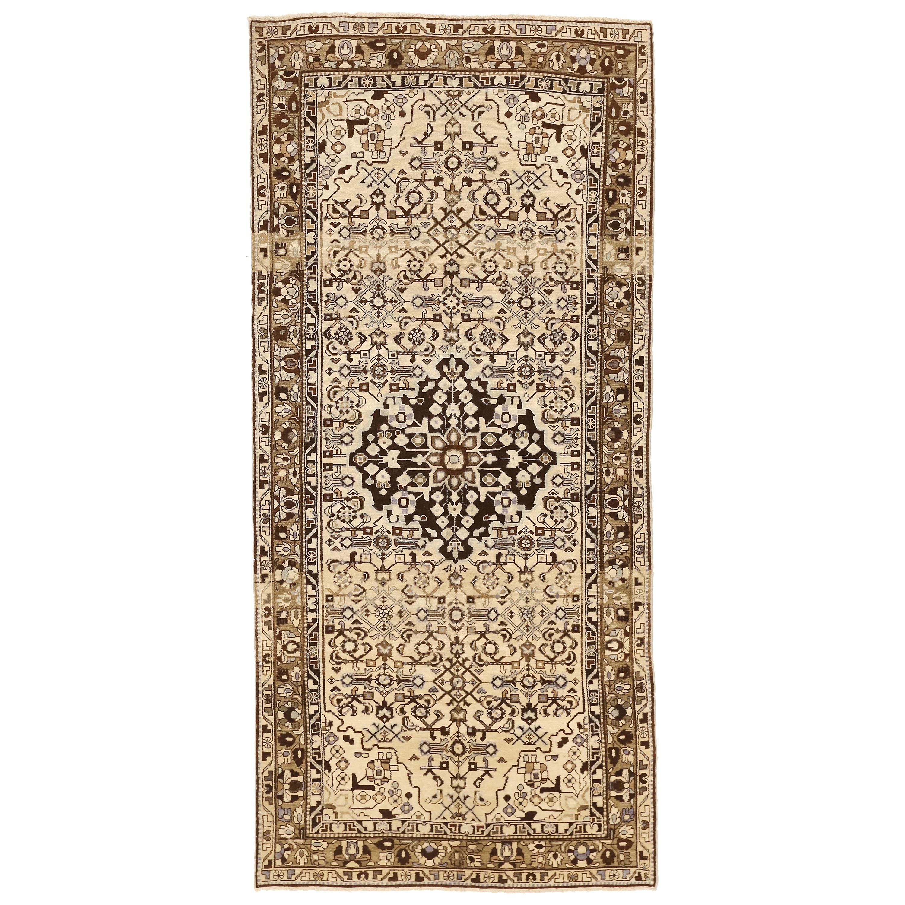 Antiker persischer Malayer-Teppich mit schwarzen und braunen botanischen Details