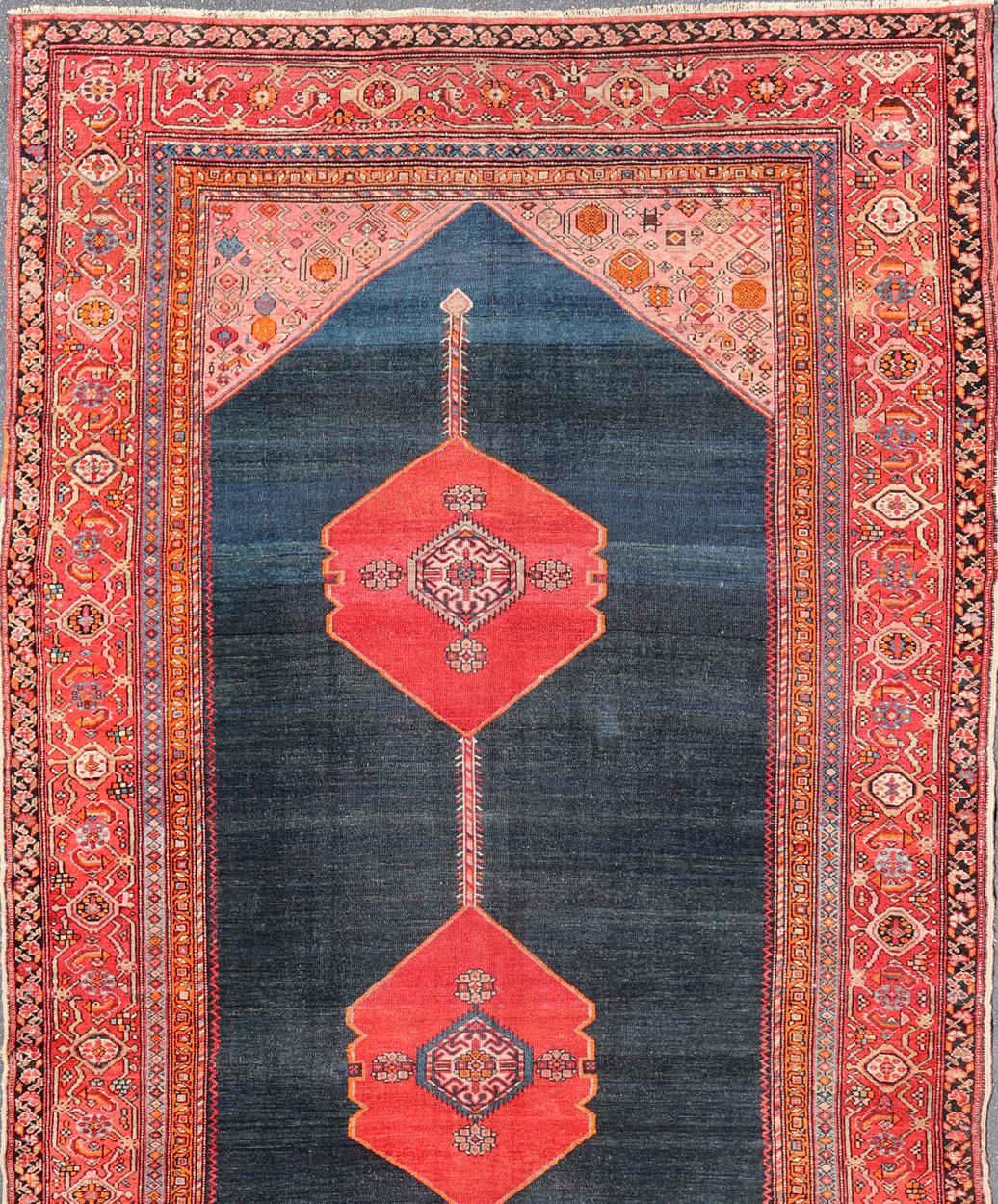 Tapis ancien persan Malayer avec médaillons audacieux et indigo profond 7'5 x 15'0 en vente 8