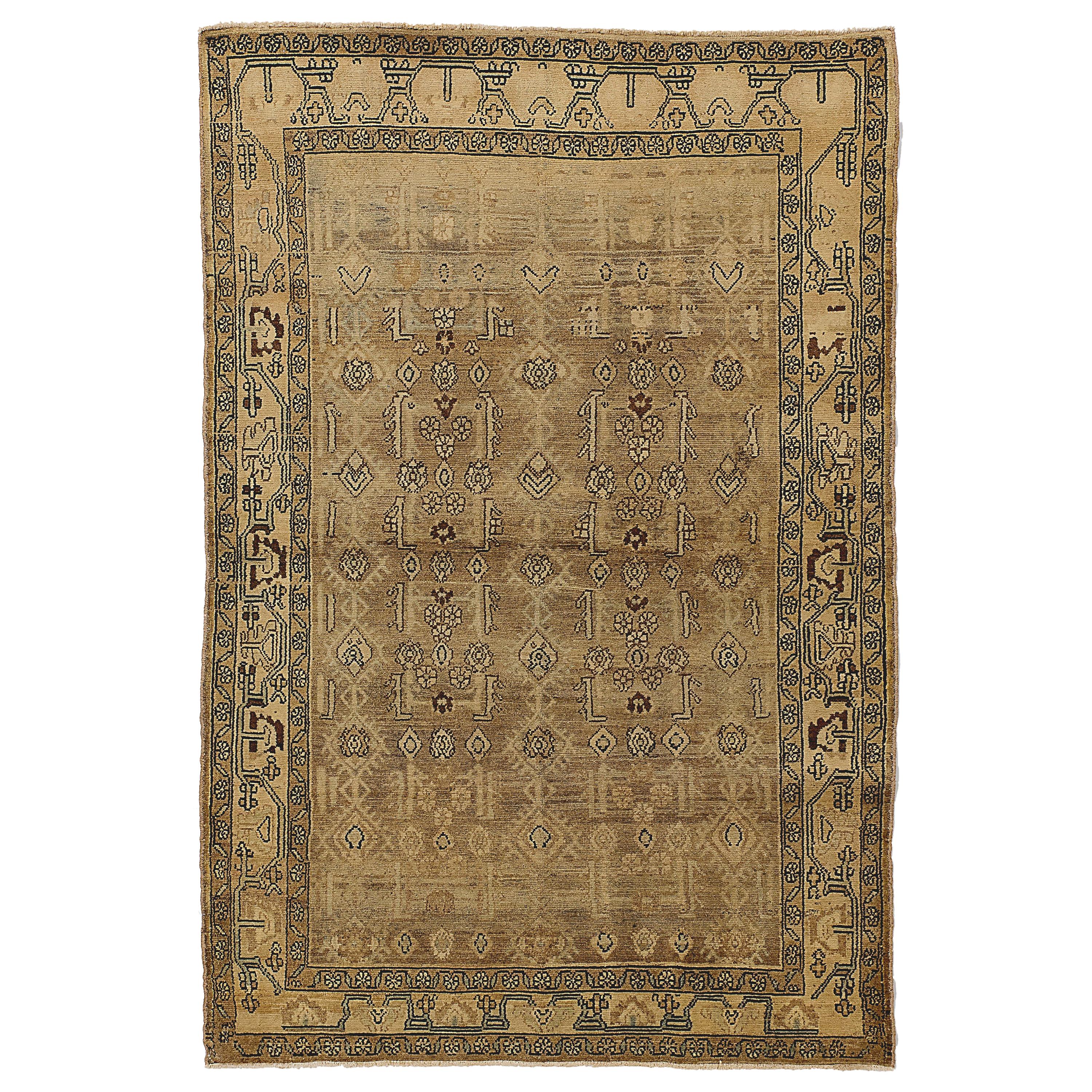 Tapis persan ancien Malayer avec détails Boteh sur fond beige en vente