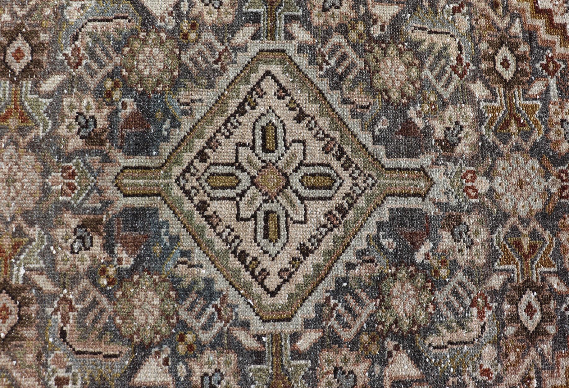 Tapis persan ancien Malayer avec médaillon central 2'5 x 3'11 en vente 1