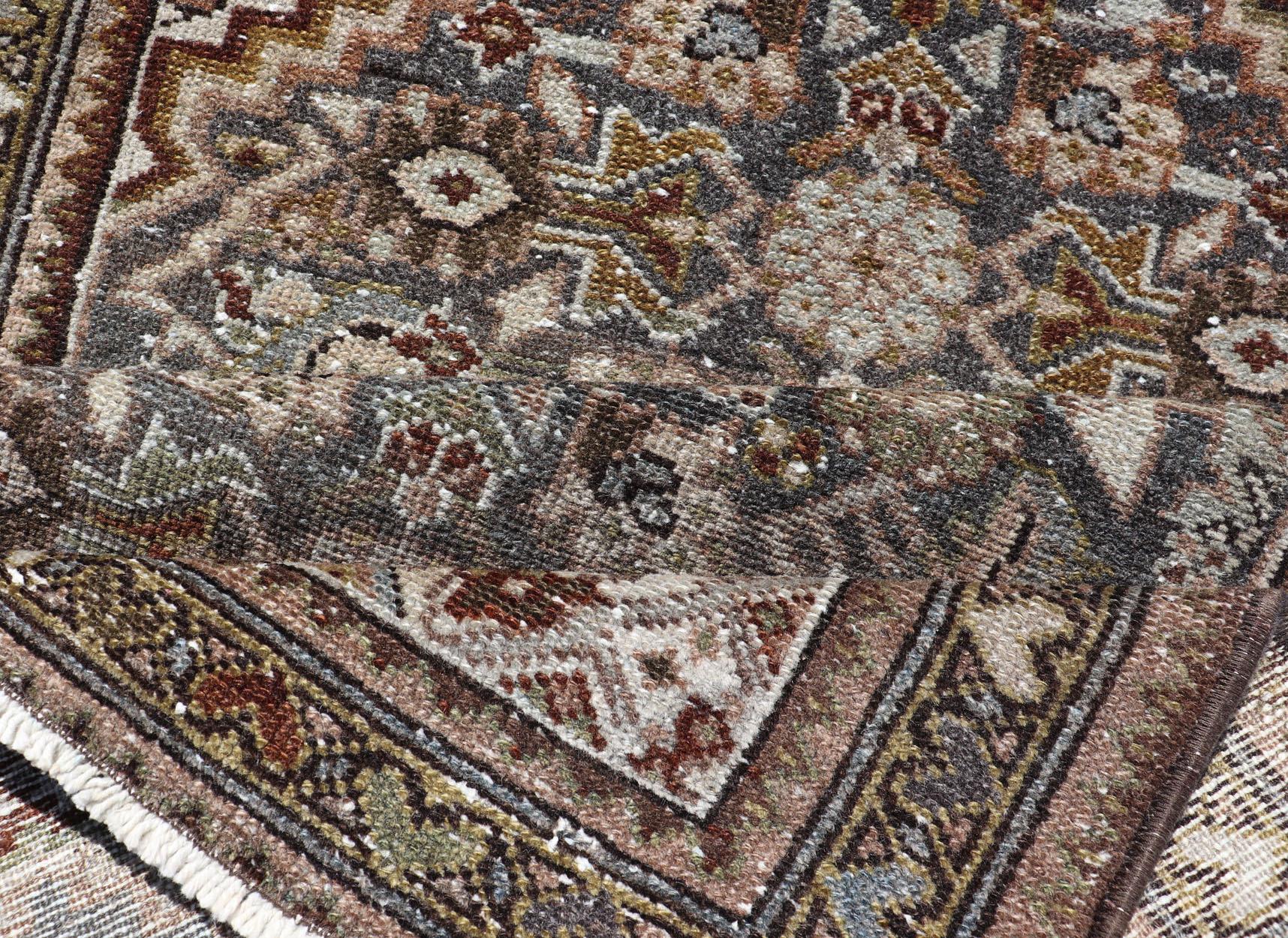 Tapis persan ancien Malayer avec médaillon central 2'5 x 3'11 en vente 2