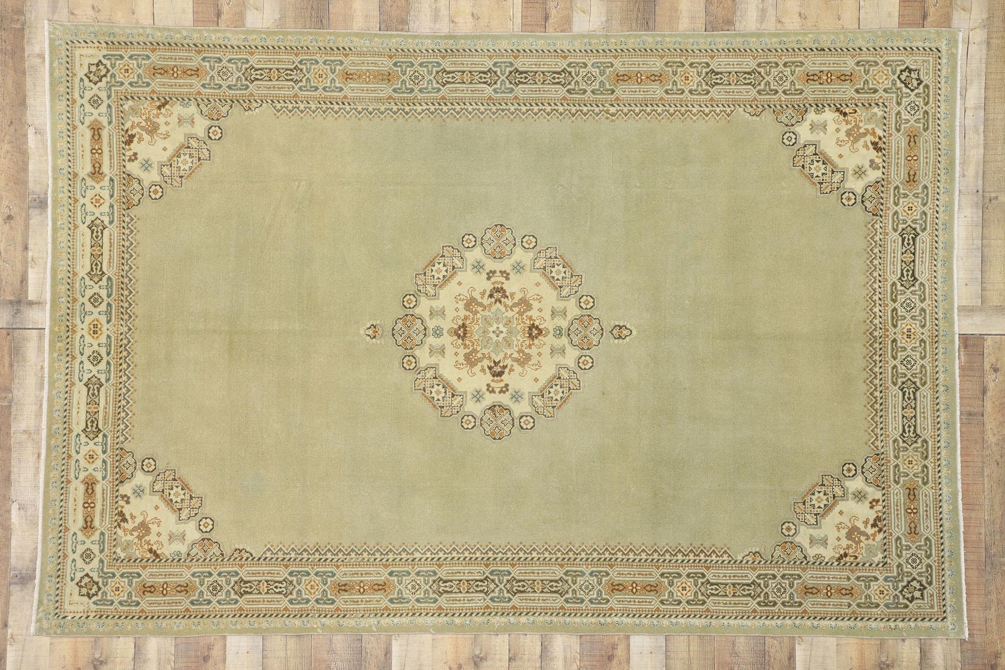 Antiker persischer Malayer-Teppich mit eklektischem Pariser und Kunsthandwerklichem Stil (Persisch) im Angebot