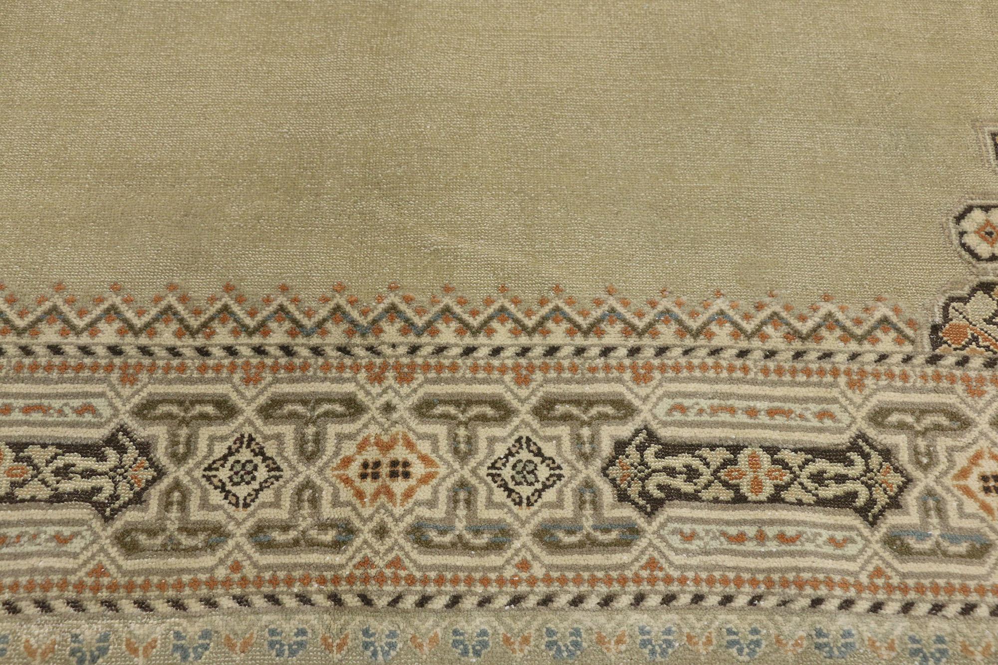Antiker persischer Malayer-Teppich mit eklektischem Pariser und Kunsthandwerklichem Stil (Handgeknüpft) im Angebot