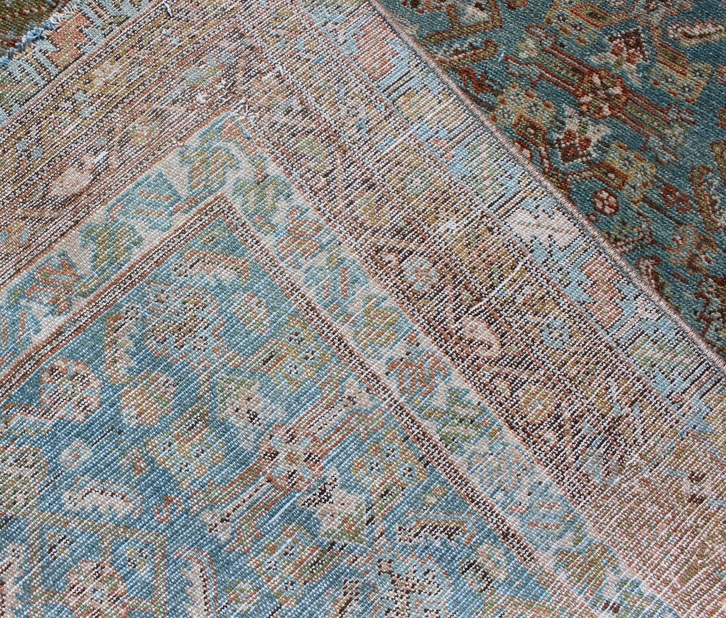 Laine Tapis persan ancien Malayer à motifs floraux dans les tons bleu et marron en vente