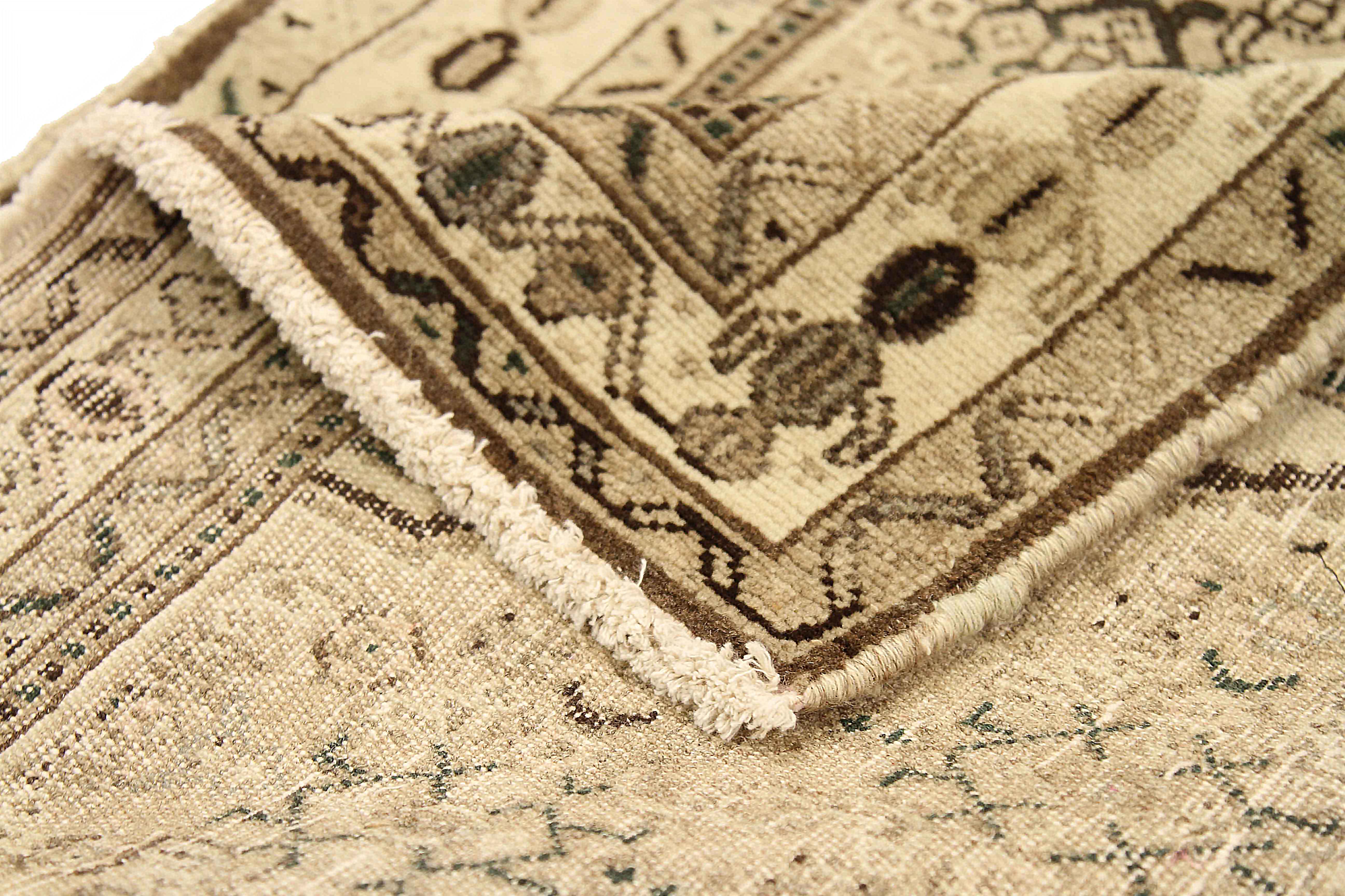 Antiker persischer Malayer-Teppich mit geometrischen Medaillons auf braunem/ elfenbeinfarbenem Feld (Handgewebt) im Angebot