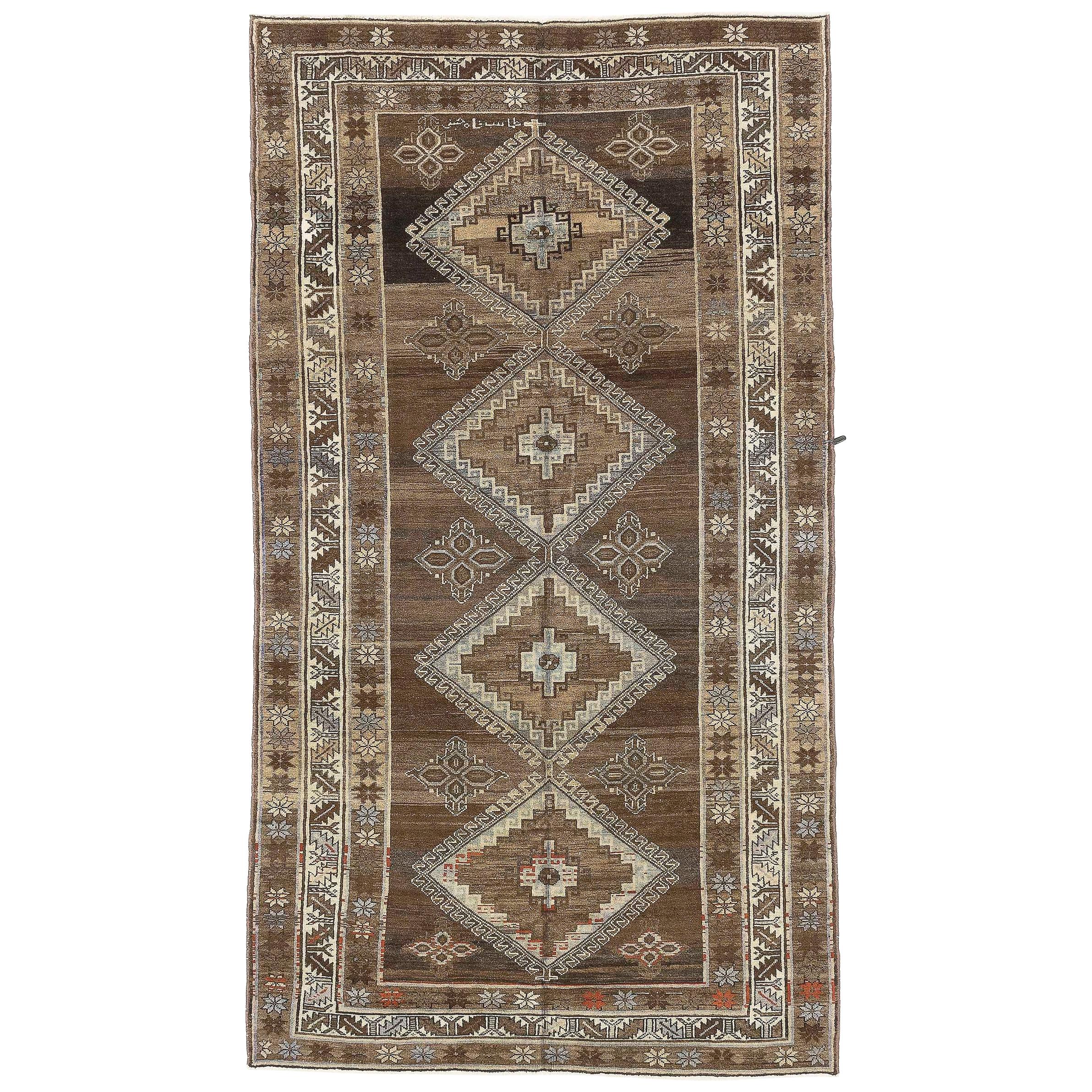 Antiker persischer Malayer-Teppich mit grauen und braunen geometrischen Motiven im Angebot