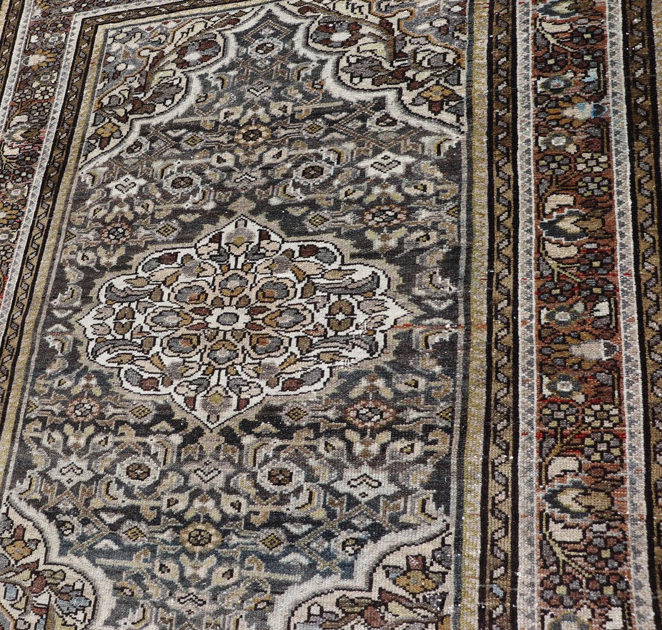 Antiker persischer Malayer-Teppich aus Persien mit kompliziertem botanischem Design 3'6 x 4'5 im Zustand „Gut“ im Angebot in Atlanta, GA