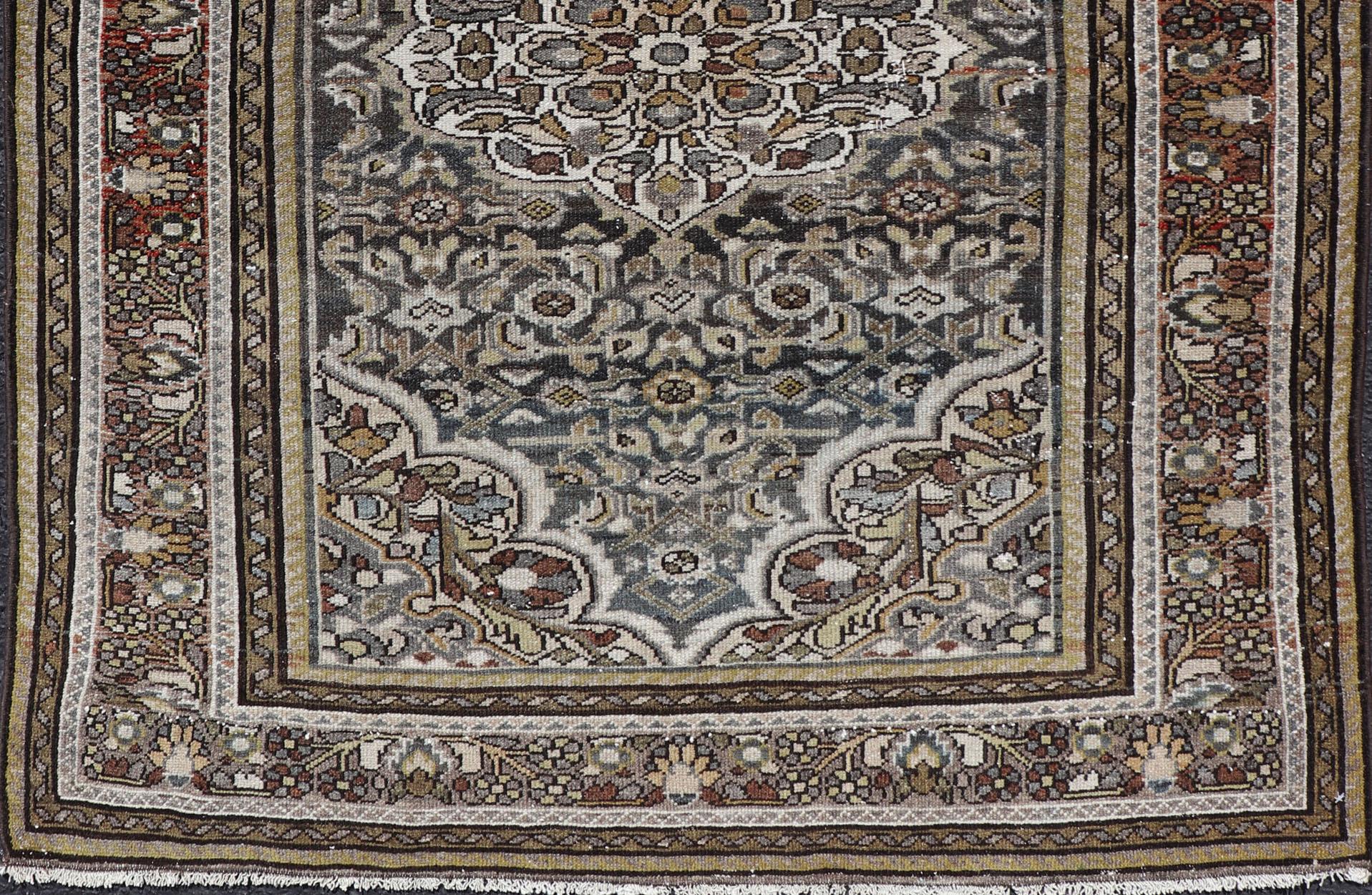 Antiker persischer Malayer-Teppich aus Persien mit kompliziertem botanischem Design 3'6 x 4'5 im Angebot 2