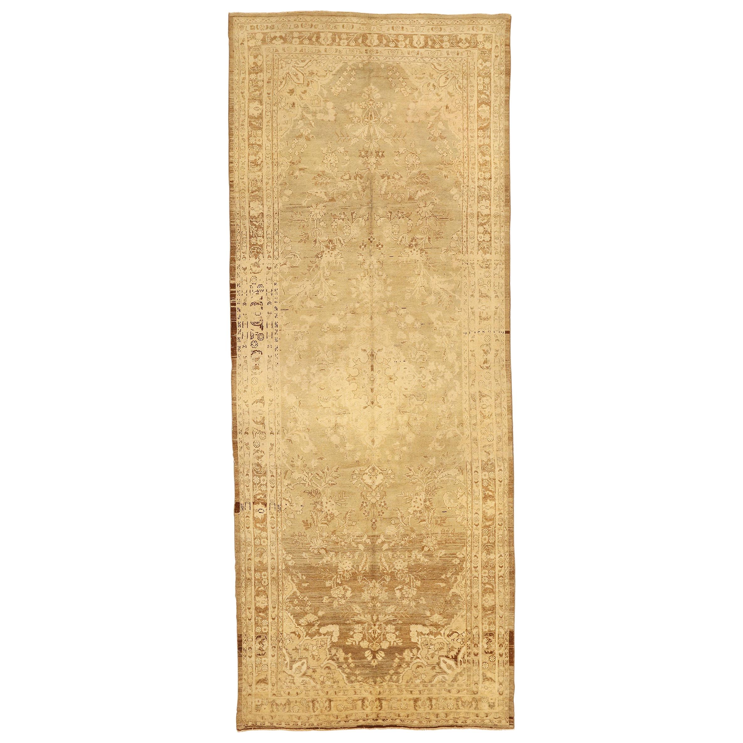 Tapis persan antique Malayer avec champ botanique ivoire et brun