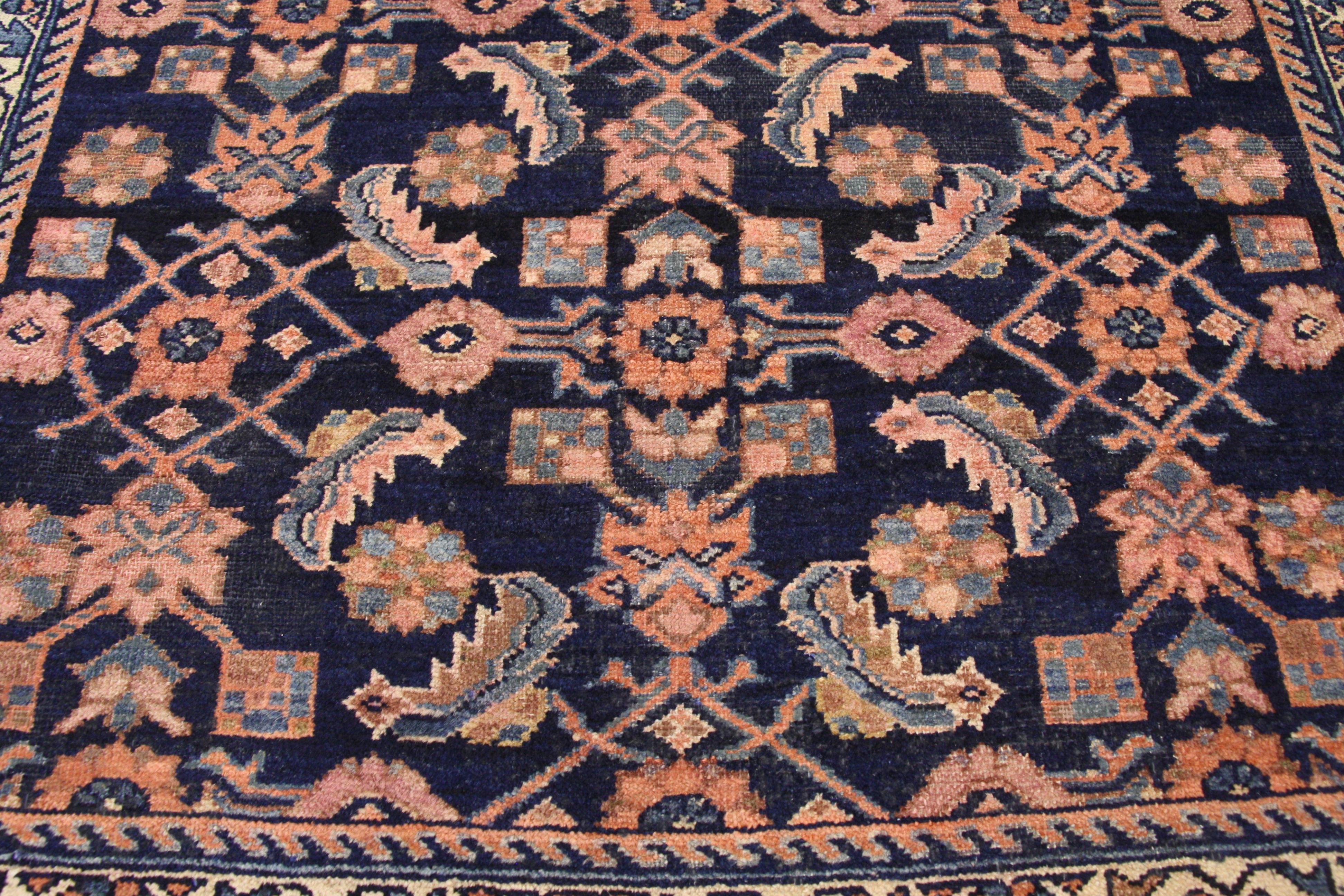 Antique Persian Malayer Rug with Modern Traditional Style In Good Condition In Dallas, TX
