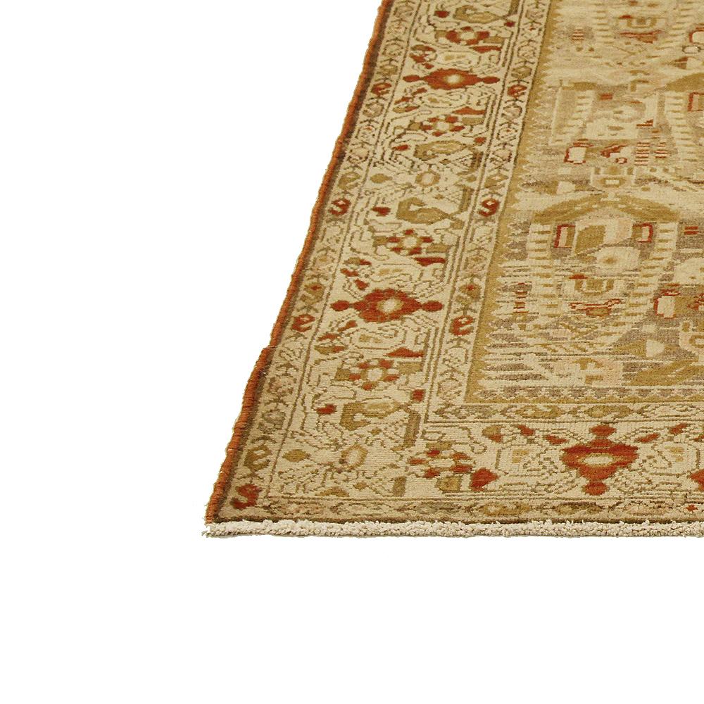 Antiker persischer Malayer-Teppich mit roten und grünen botanischen Details All-Over (Handgewebt) im Angebot