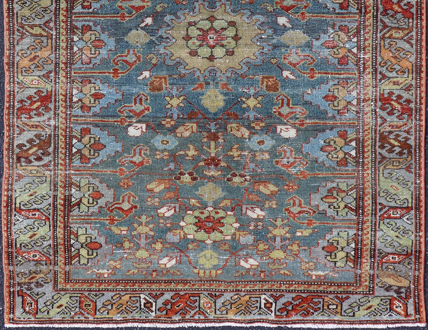 Persiano Antico tappeto persiano Malayer con fondo blu e motivi botanici 3'5 x 4'10 in vendita
