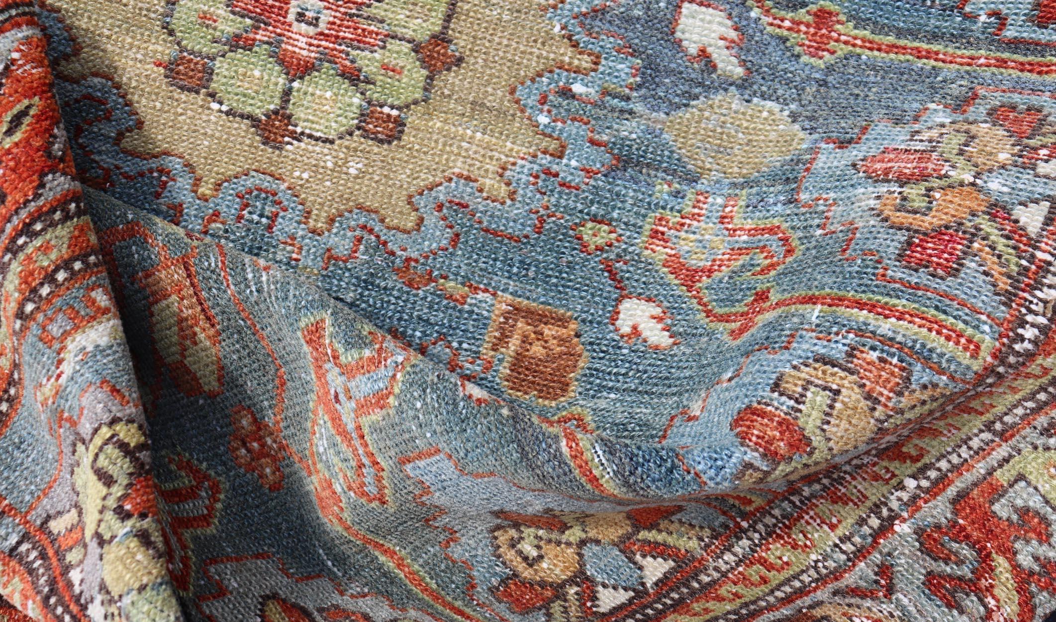 XX secolo Antico tappeto persiano Malayer con fondo blu e motivi botanici 3'5 x 4'10 in vendita
