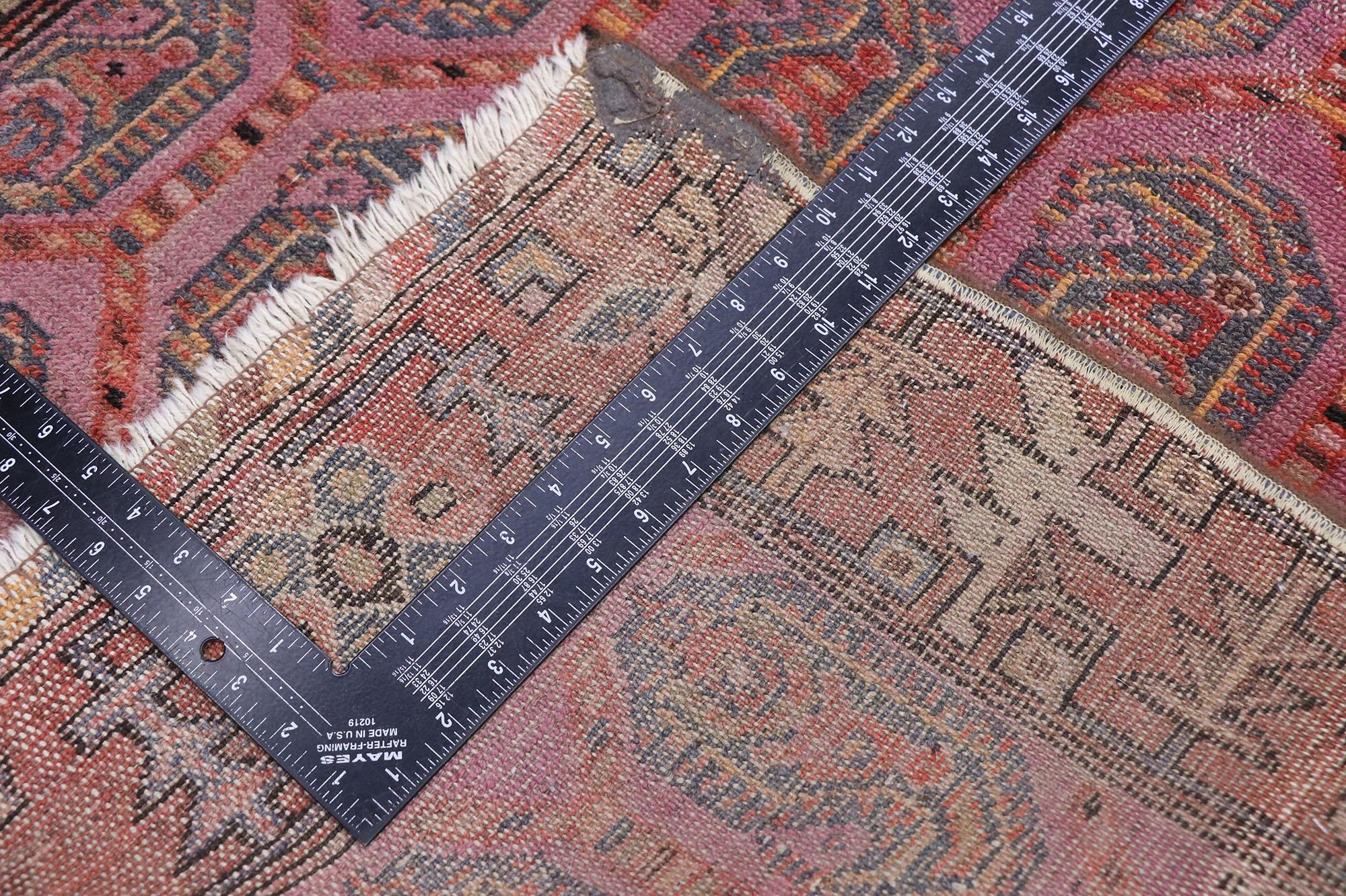 Noué à la main Ancien tapis persan Malayer avec motif tribal rustique de style bohème en vente