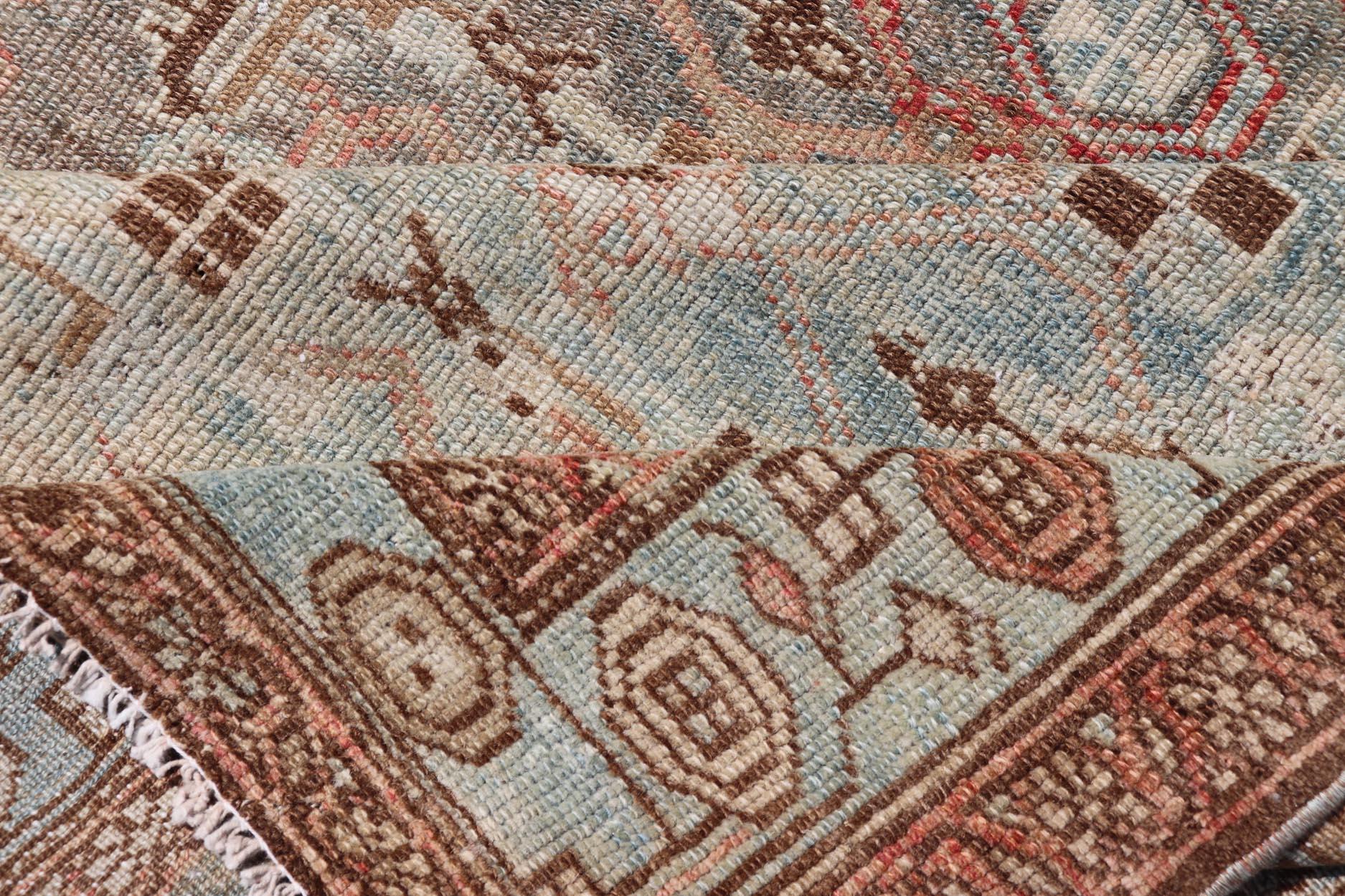 Laine Ancien tapis persan Malayer à fond bleu et motif stylisé3'11 x 6'5 en vente