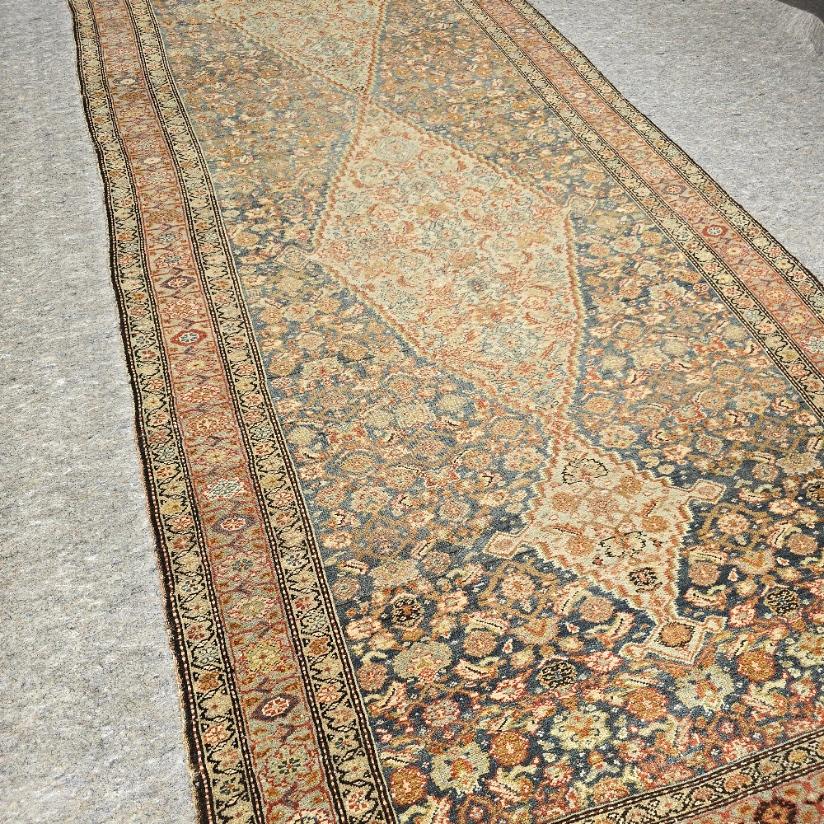 Antiker persischer Malayer-Läufer aus Persien, 6x16 (Persisch) im Angebot