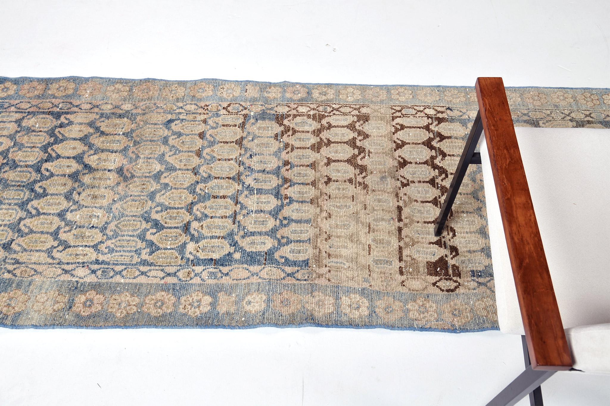 Numero del tappeto
32060
Dimensione
2' 9