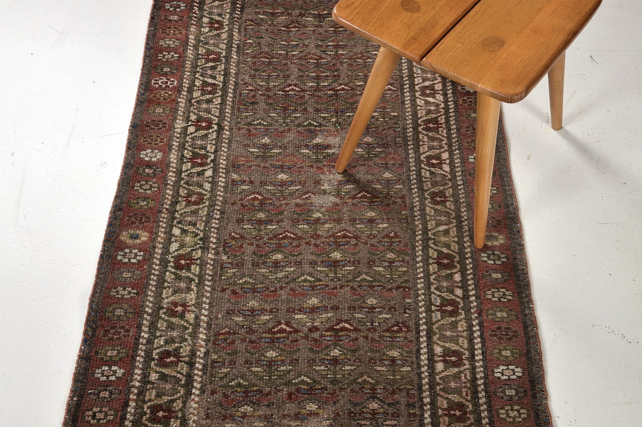 Antiker persischer Malayer-Läufer aus Persien (Persisch) im Angebot