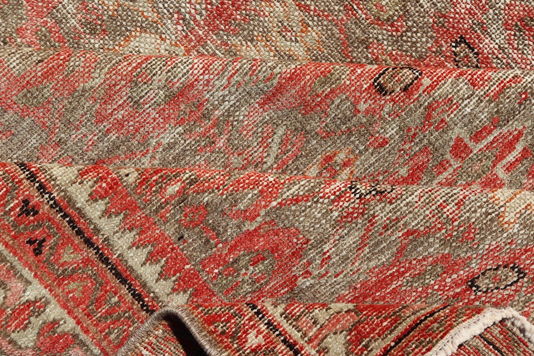 Antiker persischer Malayer Läufer in weichen Rot- und Elfenbeintönen 3'4 x 21'8 im Angebot 2
