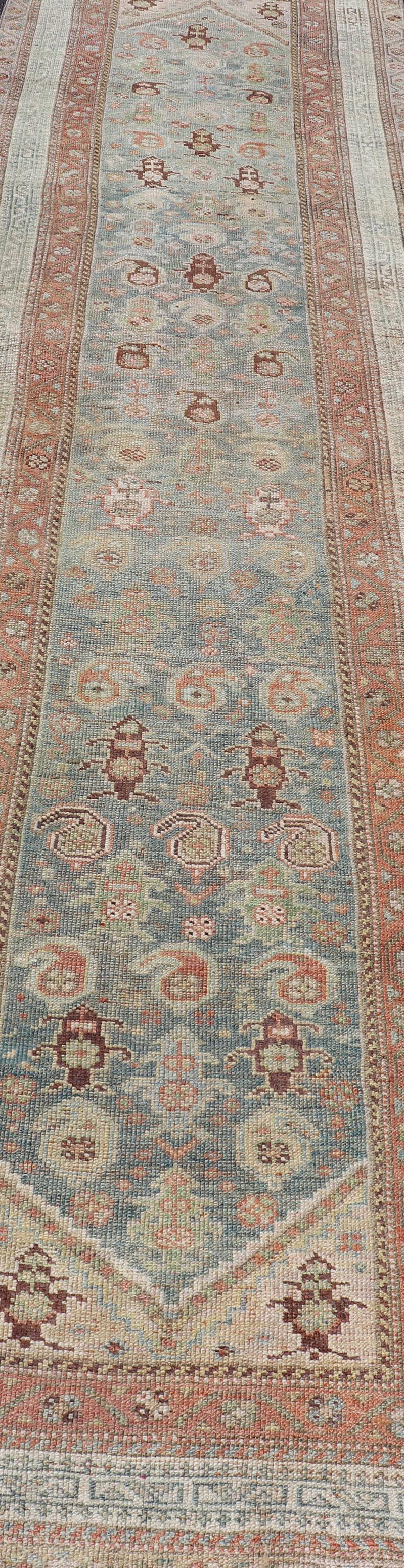 Antique Persian Malayer Runner in Wool with Sub-Geometric Design For Sale 1