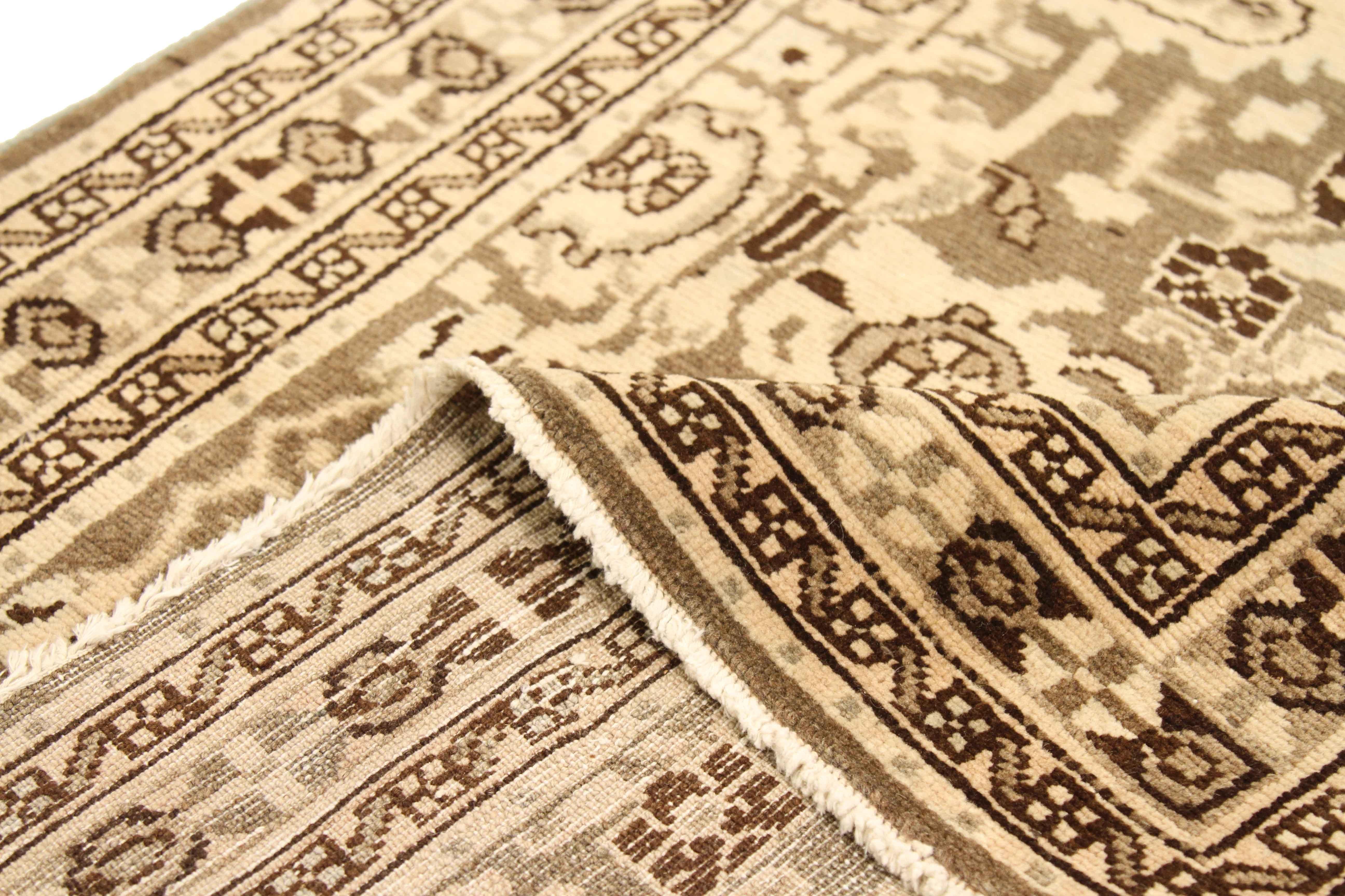 Antique Persian Malayer Runner Rug with Floral Details on Ivory Field In Excellent Condition For Sale In Dallas, TX