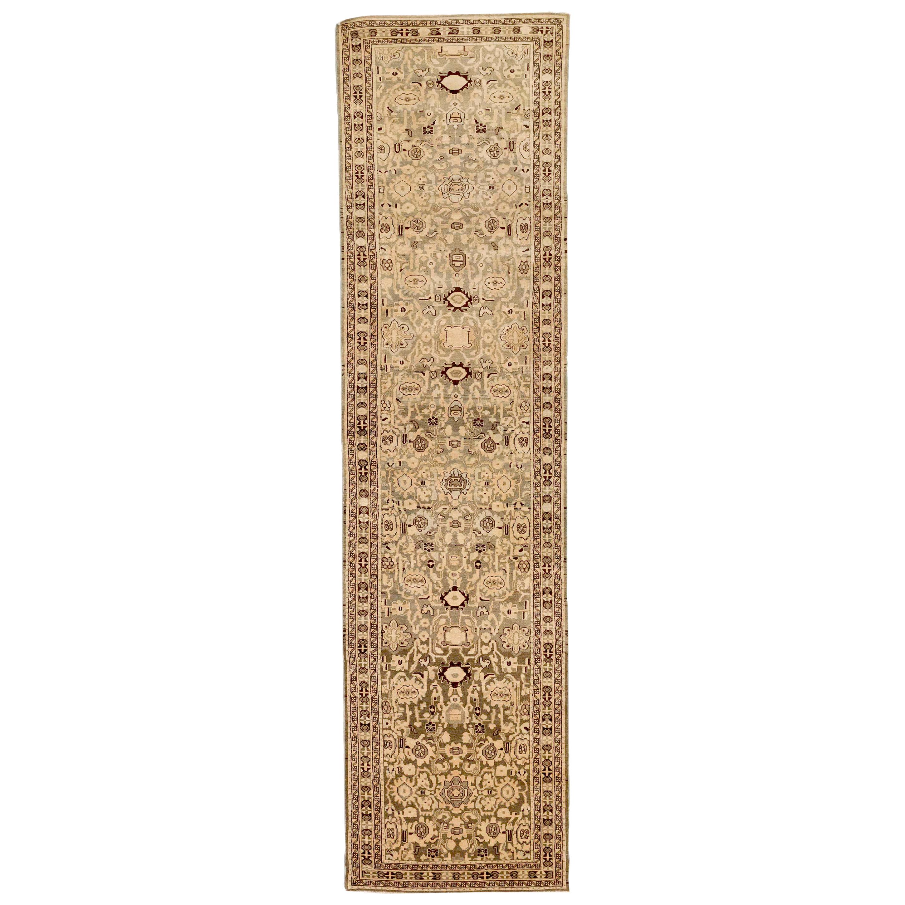 Tapis de couloir persan ancien Malayer avec détails floraux sur fond ivoire