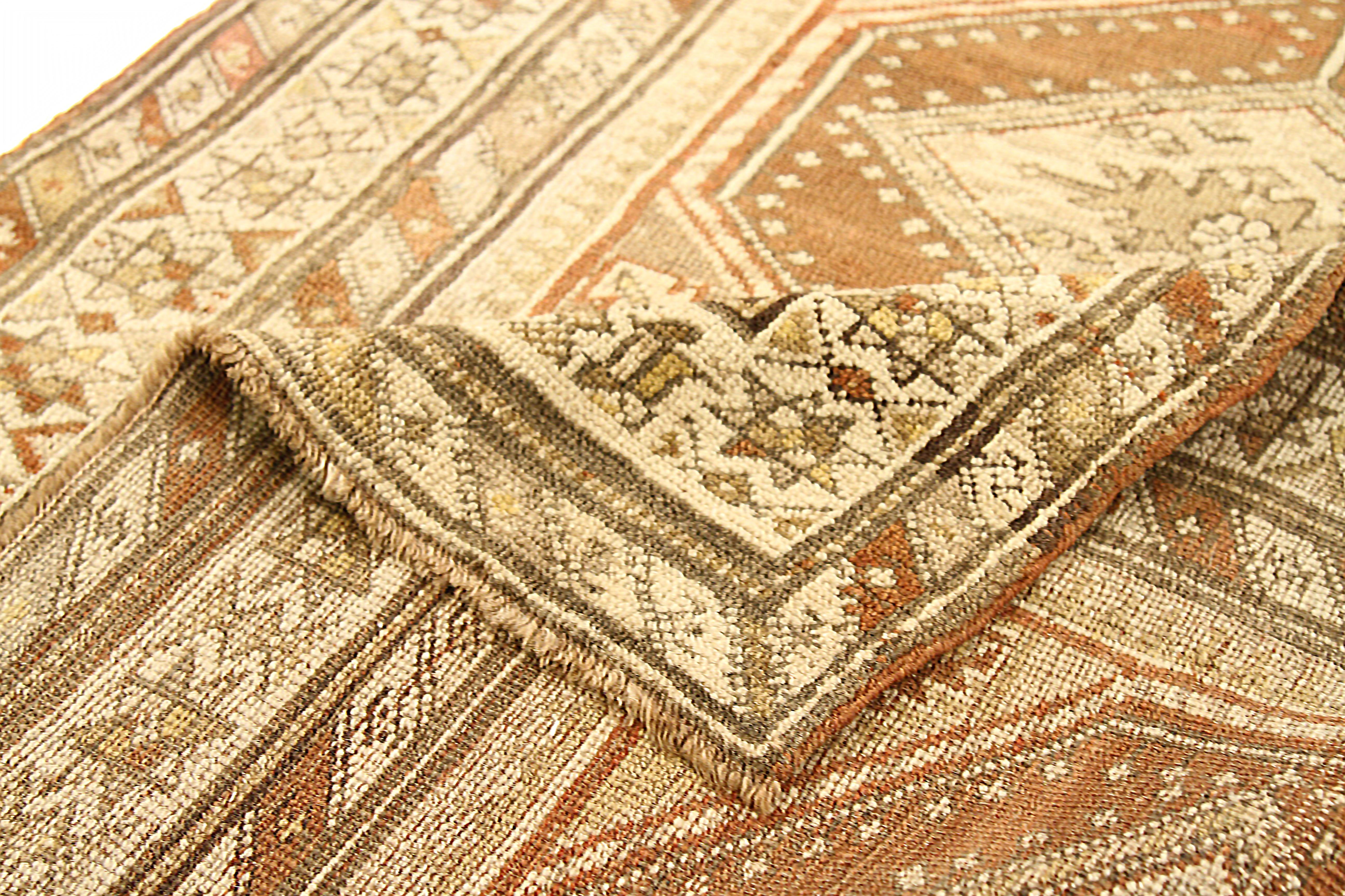 Tissé à la main Tapis de couloir persan ancien Malayer à motifs géométriques Orange Field en vente