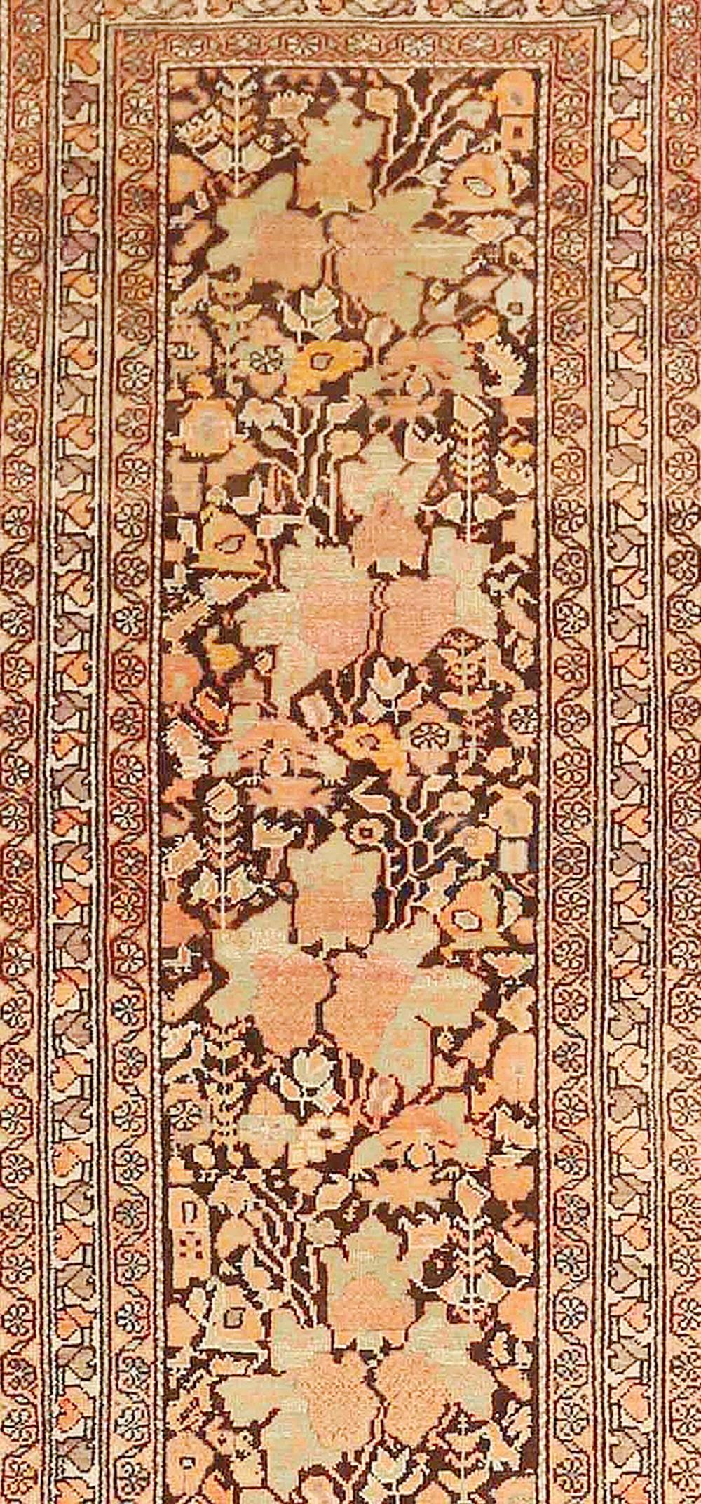 Antique Persian Malayer Runner Rug with Ivory & Pink Flower Details In Excellent Condition For Sale In Dallas, TX