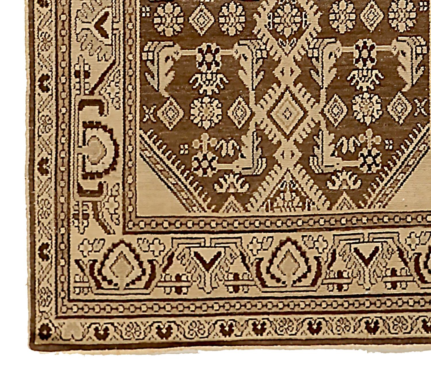 Antiker persischer Malayer-Teppich mit braunem Stammesmuster auf braunem Feld (Persisch) im Angebot