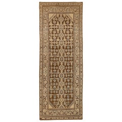 Antiker persischer Malayer-Teppich mit braunem Stammesmuster auf braunem Feld