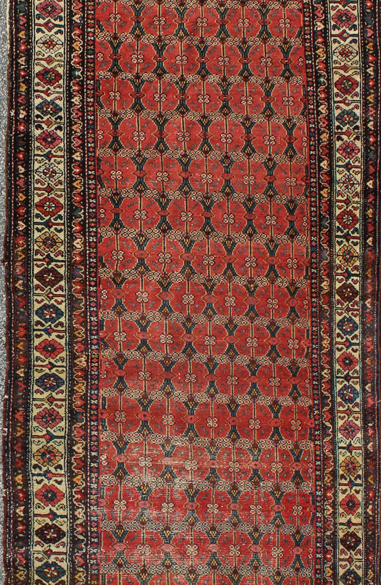 Annodato a mano Antico runner persiano Malayer con design a reticolo in rosso 3'6 x 10'10 in vendita