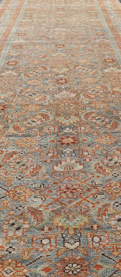 Antike persische Malayer Läufer mit Allover-Motiven in Soft Blue Field 3'4 x17'0