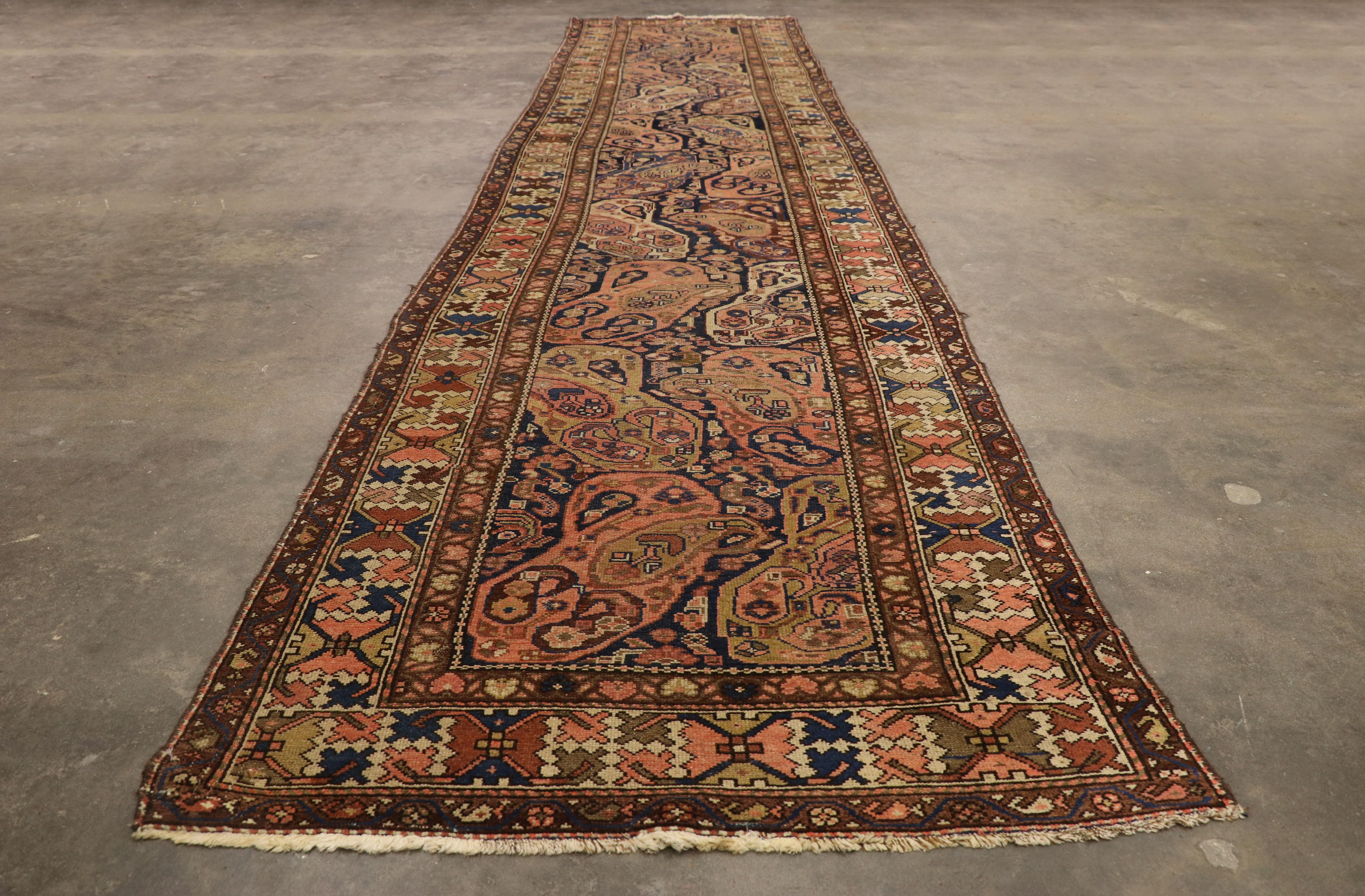 Antiker persischer Malayer-Läufer mit Boteh-Design, extralanger Flur-Läufer (Wolle) im Angebot