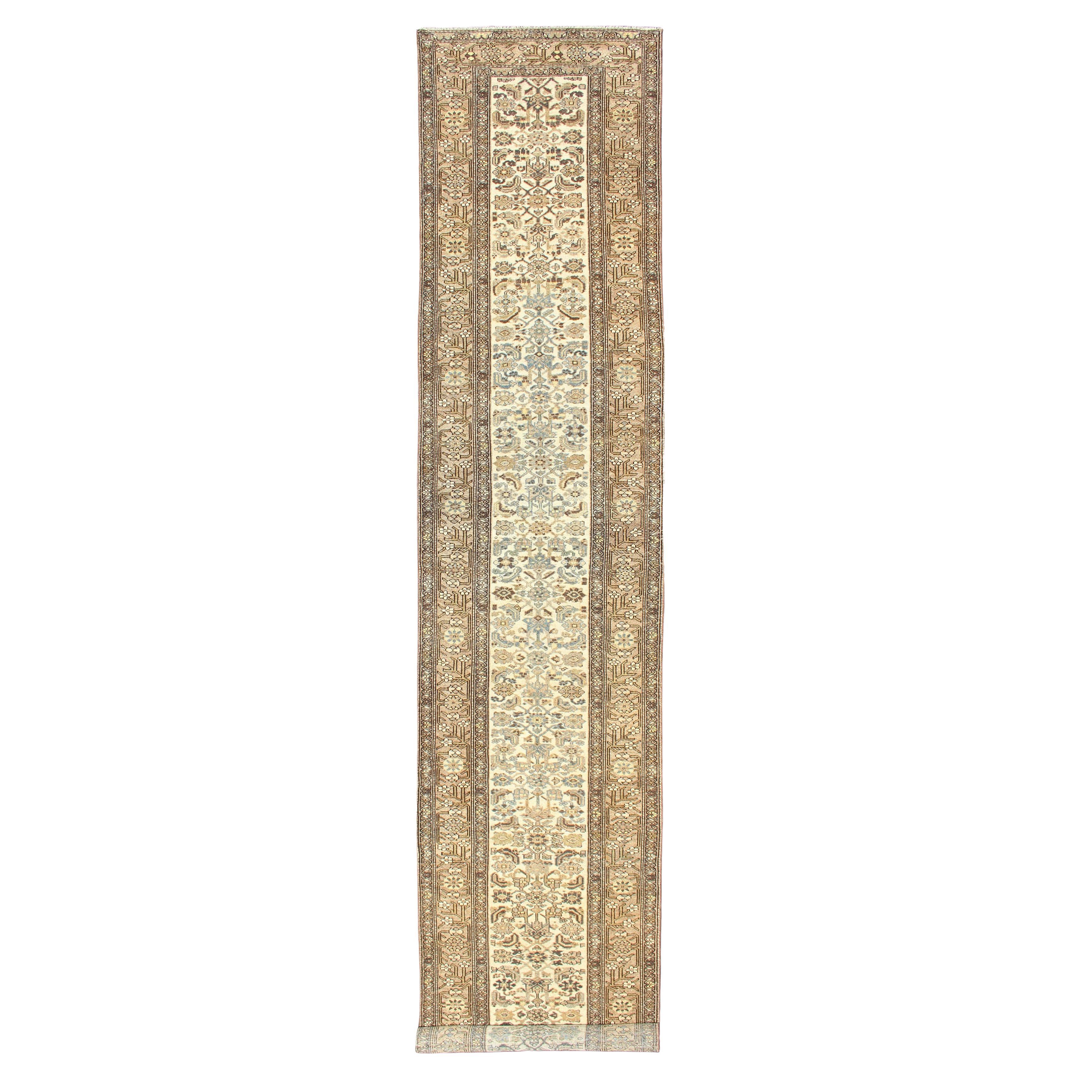Antiker persischer Malayer Läufer mit elegantem Allover-Botanik-Muster 3
0 x 16
8