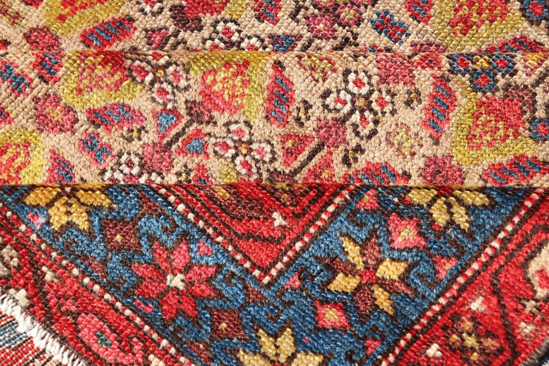 Tapis de couloir persan ancien Malayer à motifs floraux rouge, or et bleu 3'10