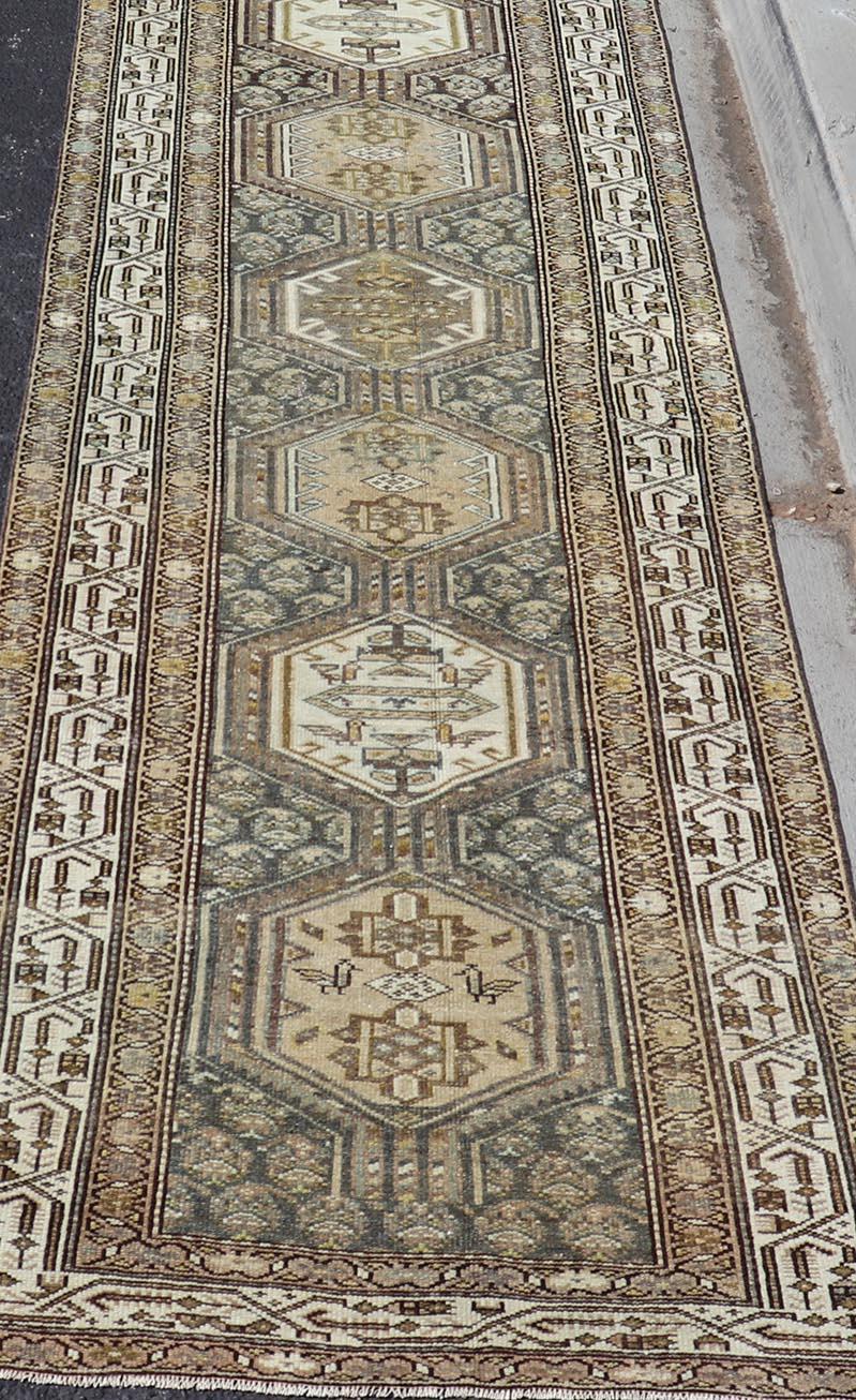 Antico runner persiano Malayer con medaglioni geometrici 3'3 