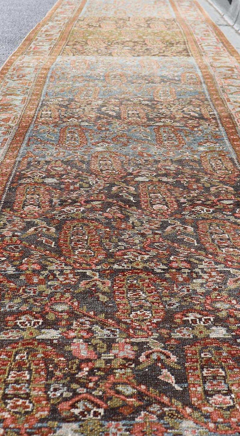 Antiker persischer Malayer Läufer mit komplizierten Paisley- und Blumenmotiven 3'6 x 16'1 (Wolle) im Angebot
