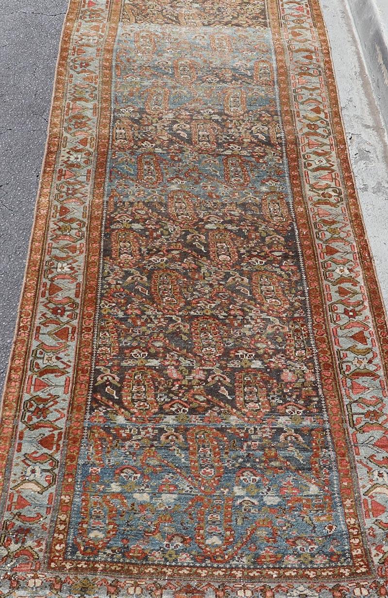 Antiker persischer Malayer Läufer mit komplizierten Paisley- und Blumenmotiven 3'6 x 16'1 im Angebot 1