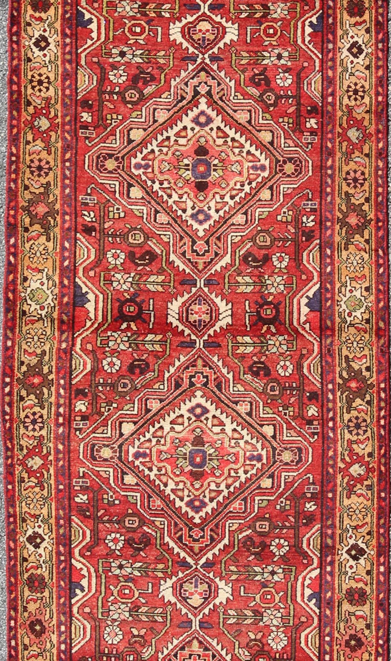 Antique Persian Malayer Runner with Medallion Design in Beautiful Red and Khaki In Excellent Condition For Sale In Atlanta, GA