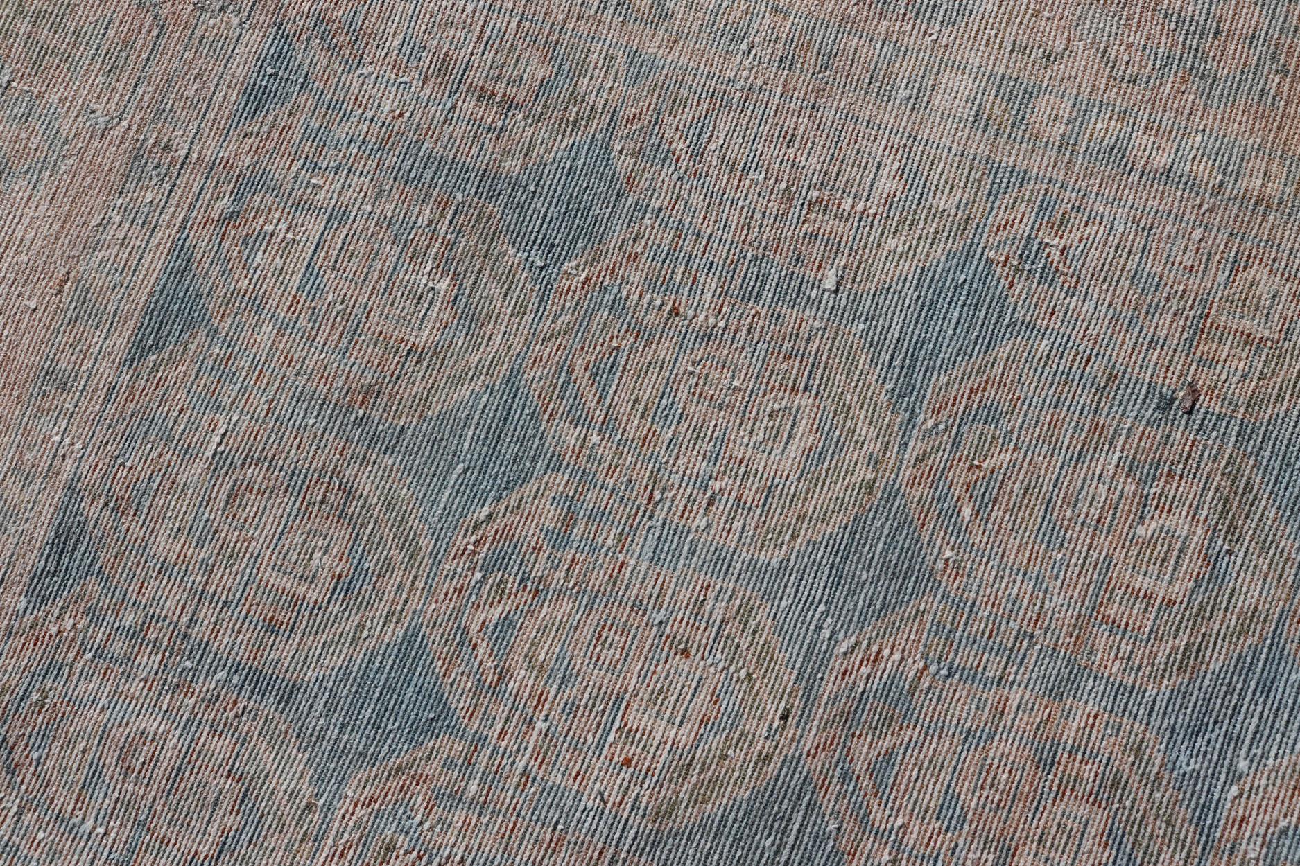 Antiker persischer Malayer-Läufer mit Paisleymuster auf hellblauem Hintergrund im Angebot 2