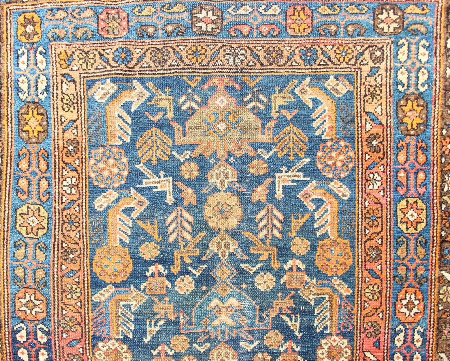 Antiker persischer Malayer Läufer mit reichem botanischem Design 3'8 x 9'8 (Persisch) im Angebot