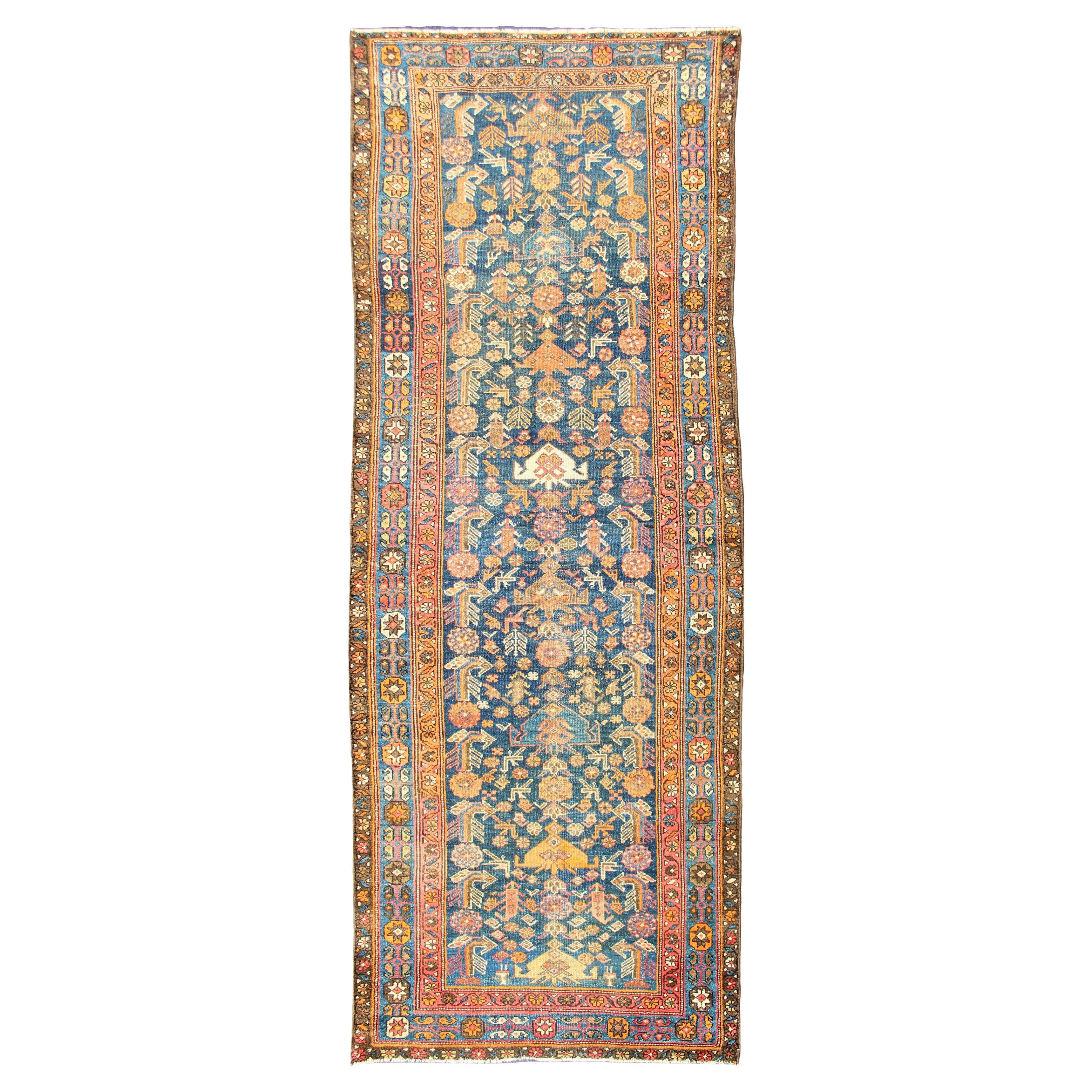 Antiker persischer Malayer Läufer mit reichem botanischem Design 3'8 x 9'8 im Angebot
