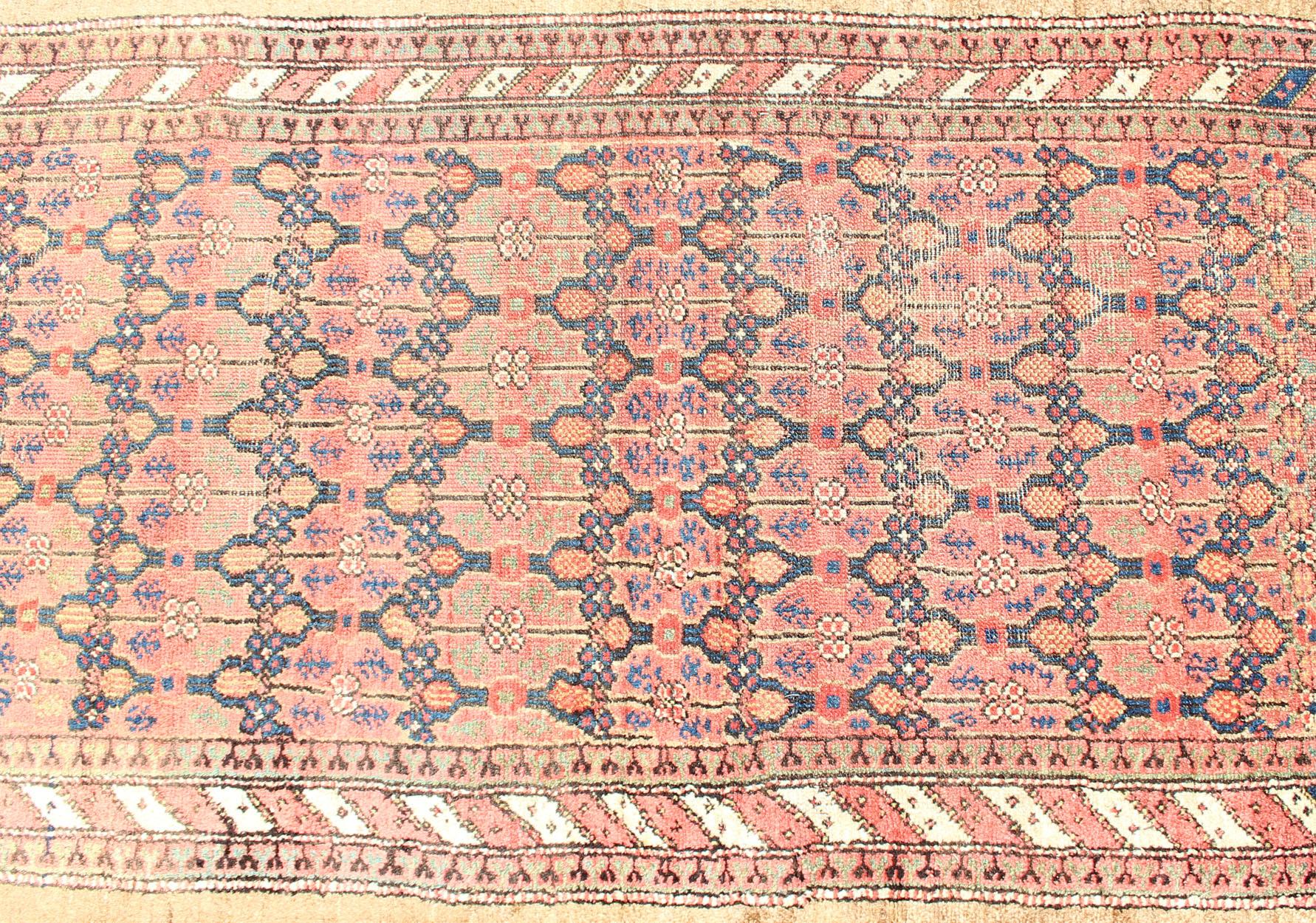 Antike persische Malayer Läufer mit Soft Blue und Apricot 3'3 x 13'3 (20. Jahrhundert) im Angebot